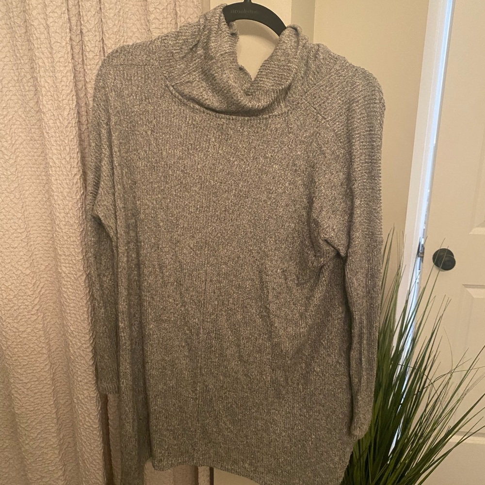 Express Sweater - Picture 2 of 3